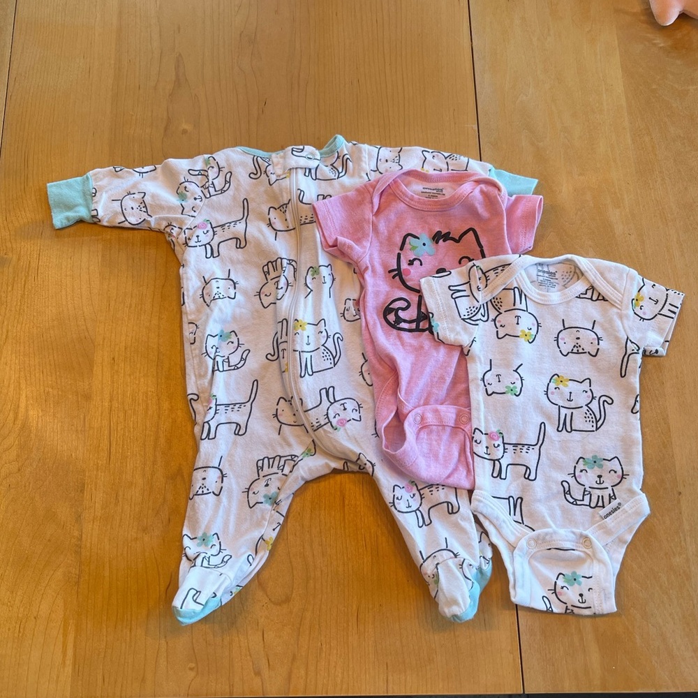 Onesies Bodysuits and Footsies Brand Newborn Cute Cat Prints